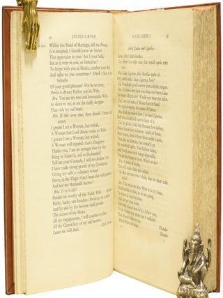 The Works of Shakespeare: The Text of the First Folio with Quarto Variants and a Selection of Modern Readings. Volume V: Julius Caesar; Macbeth; Hamlet; King Lear; Othello; Anthonie and Cleopatra; Cymbeline.